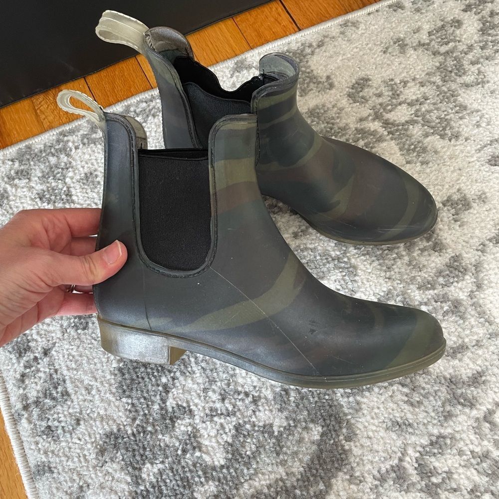 J. Crew Size 7  Chelsea Camo Rain Bootie Boot Green Army